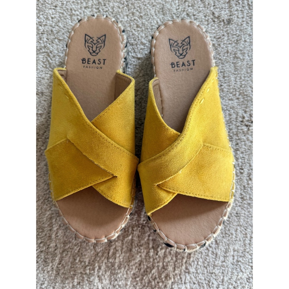 Beast Fashion Yellow Suede Cross Strap‎ Platform Mules Sz 5.5 Pre-Owned